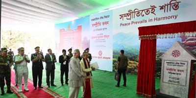 বাড্ডায় বৌদ্ধ বিহারে সম্প্রীতি ভবনের ভিত্তিপ্রস্তর স্থাপন করলেন প্রধান উপদেষ্টা