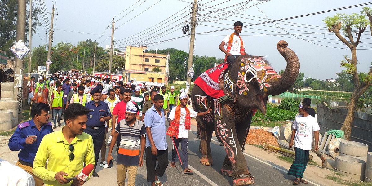 ঈশ্বরদীতে বর্ণাঢ্য আয়োজনে বর্ষবরণ
