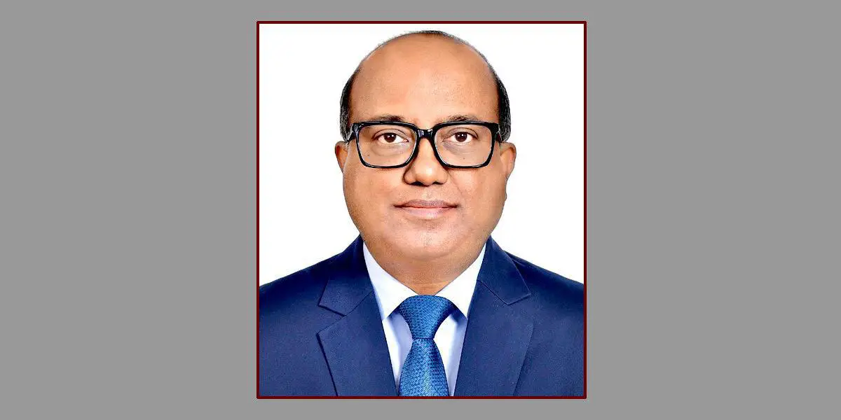 ‘উই অল আর শেখ হাসিনাস মেন’ লিখেও সচিব পদে!