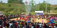 ছবিতে লাক্কাতুরা চা বাগানের চড়ক পূজা
