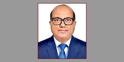 ‘উই অল আর শেখ হাসিনাস মেন’ লিখেও সচিব পদে!