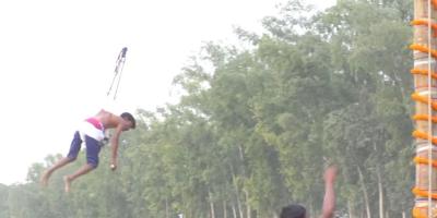 টাঙ্গাইলে যমুনা নদীর তীরে চড়ক পূজা