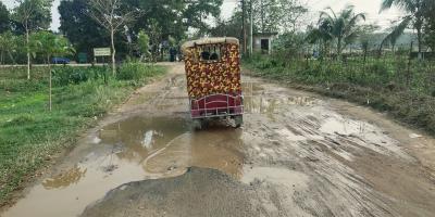বেহাল রাস্তা মেরামতে অনীহা শাবিপ্রবি ও সিসিকের