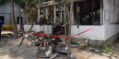 চিত্রশিল্পী মানবেন্দ্র ঘোষের বাড়িতে আগুন, পুলিশি হেফাজতে ৪