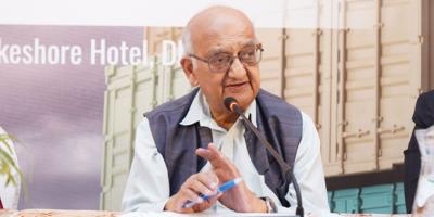 রপ্তানির বিকল্প বাজার খুঁজতে হবে: রেহমান সোবহান