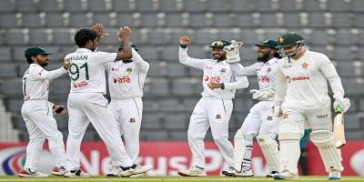 ২৫ রানে পিছিয়ে দিন শেষ বাংলাদেশের