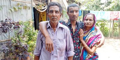 শিক্ষকের কল্যাণে ২৫ বছর পর মা-বাবার কাছে ফিরল সন্তান