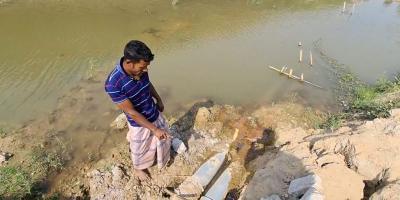 কাজ শেষ হওয়ার আগেই ফেটে গেল পানি সরবরাহ পাইপ