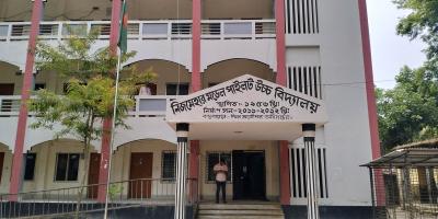 চাঁদপুরে এসএসসি পরীক্ষায় উত্তর বলে দেওয়ায় হল সুপার গ্রেপ্তার, ৩ শিক্ষক প্রত্যাহার