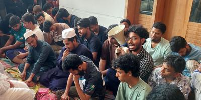কুয়েটে আমরণ অনশনে অনড় শিক্ষার্থীরা