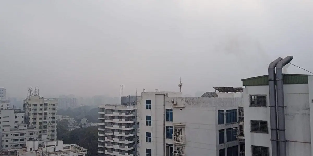 দূষিত বাতাসের শহরে ঢাকা আজ নবম