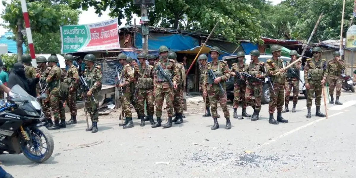 চট্টগ্রামে রিকশাচালক-পুলিশের ধাওয়া-পাল্টাধাওয়া