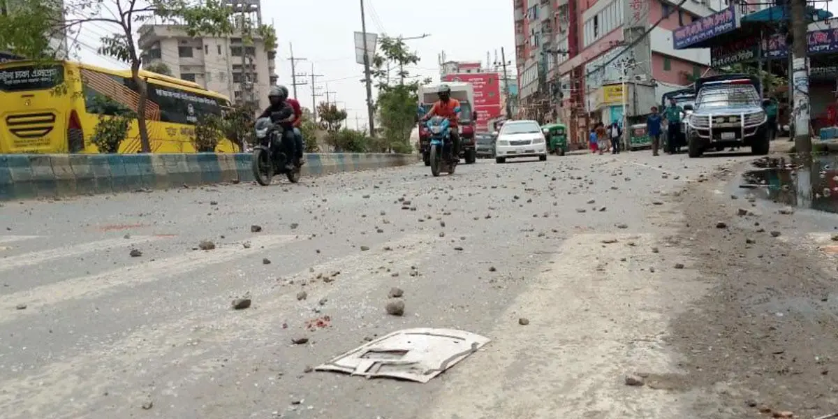 চট্টগ্রামে রিকশাচালক-পুলিশের ধাওয়া-পাল্টাধাওয়া