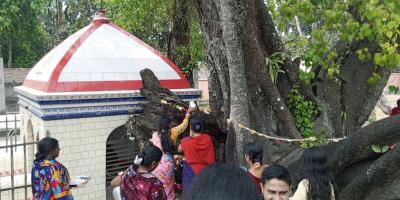 নড়াইলে ৩০০ বছরের ঐতিহ্যবাহী বৈশাখী পূজা
