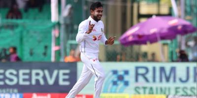 অবশেষে জিম্বাবুয়ের উদ্বোধনী জুটি ভাঙলেন মিরাজ
