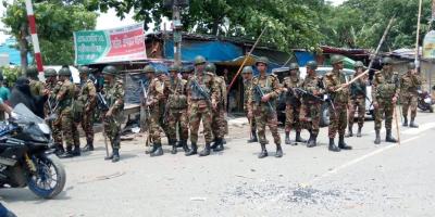 চট্টগ্রামে রিকশাচালক-পুলিশের ধাওয়া-পাল্টাধাওয়া