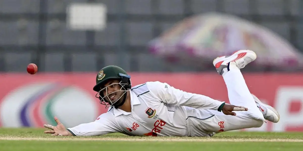 কাজির গরু কেতাবে আছে গোয়ালে নেই