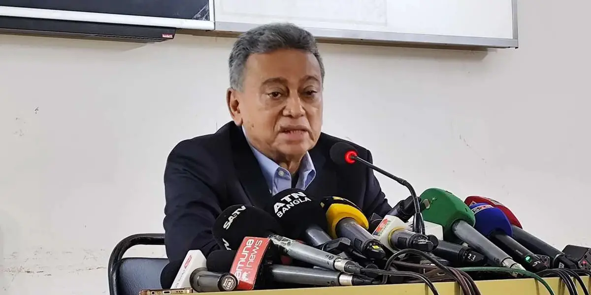 একটি শক্তি গণতন্ত্রের বিপক্ষে কাজ করছে: খসরু