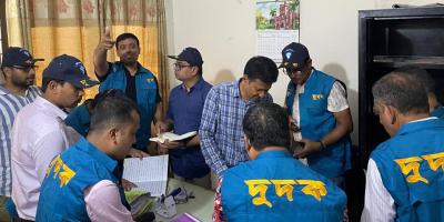 ঘুষের টাকাসহ ডিএসসিসির ওয়ার্ড সচিব কুতুব গ্রেপ্তার