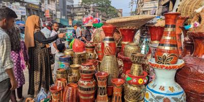 জব্বারের বলীখেলা ও বৈশাখী মেলাকে ঘিরে পসরা সাজাচ্ছেন দোকানিরা