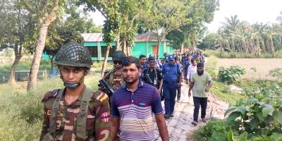 পাবনায় জমি নিয়ে সংঘর্ষ, যৌথবাহিনীর অভিযানে গ্রেপ্তার ৪