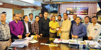 টিসিবির পণ্য বিক্রির কার্ড বিতরণ কার্যক্রম উদ্বোধন