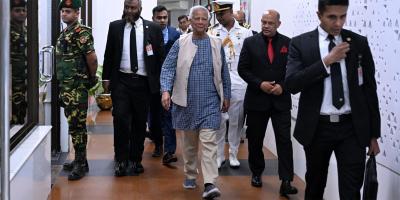 প্রধান উপদেষ্টা দেশে ফিরেছেন
