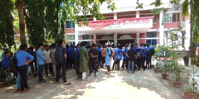 নরসিংদী পলিটেকনিকে ৬ দাবিতে শাটডাউন কর্মসূচি পালন
