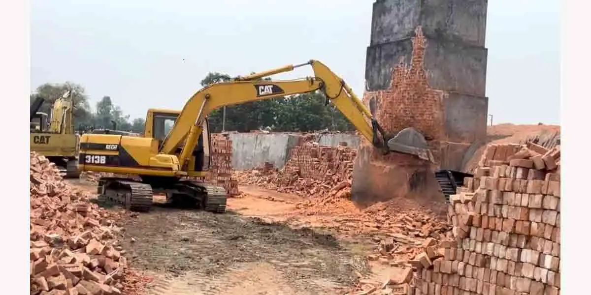গুঁড়িয়ে দেওয়া হলো পরিবেশের জন্য হুমকি হয়ে দাঁড়ানো ইটভাটাগুলো