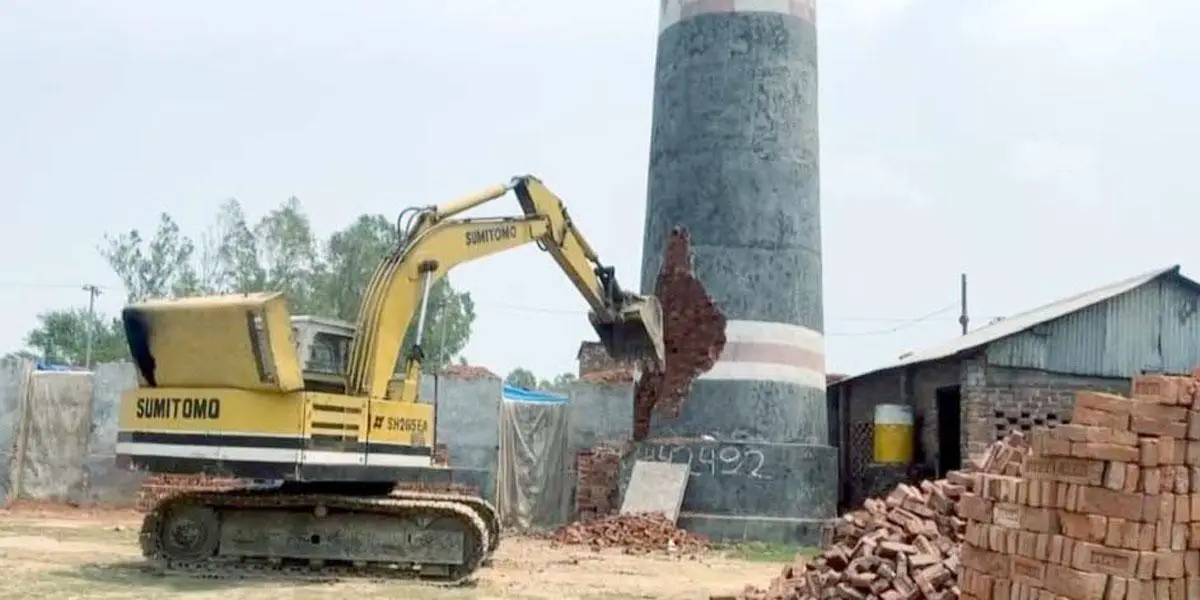 পাবনায় গুঁড়িয়ে দেওয়া হলো সেই অবৈধ ইটভাটাগুলো
