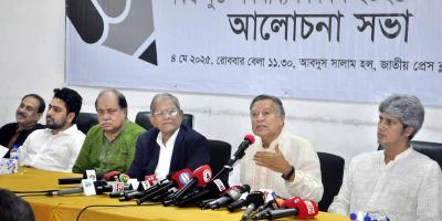 গণমাধ্যমের স্বাধীনতা ছিল না বলে হাসিনা শাসনামল জনধিকৃত হয়েছে: মাহফুজ আনাম