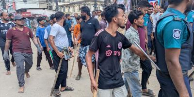 চট্টগ্রামে পুলিশ-ছাত্রসেনা সংঘর্ষ, টিয়ারশেল নিক্ষেপ