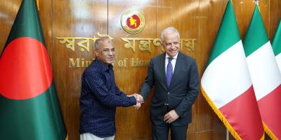 বৈধ পথে আরও কর্মী নিতে চায় ইতালি: স্বরাষ্ট্র উপদেষ্টা