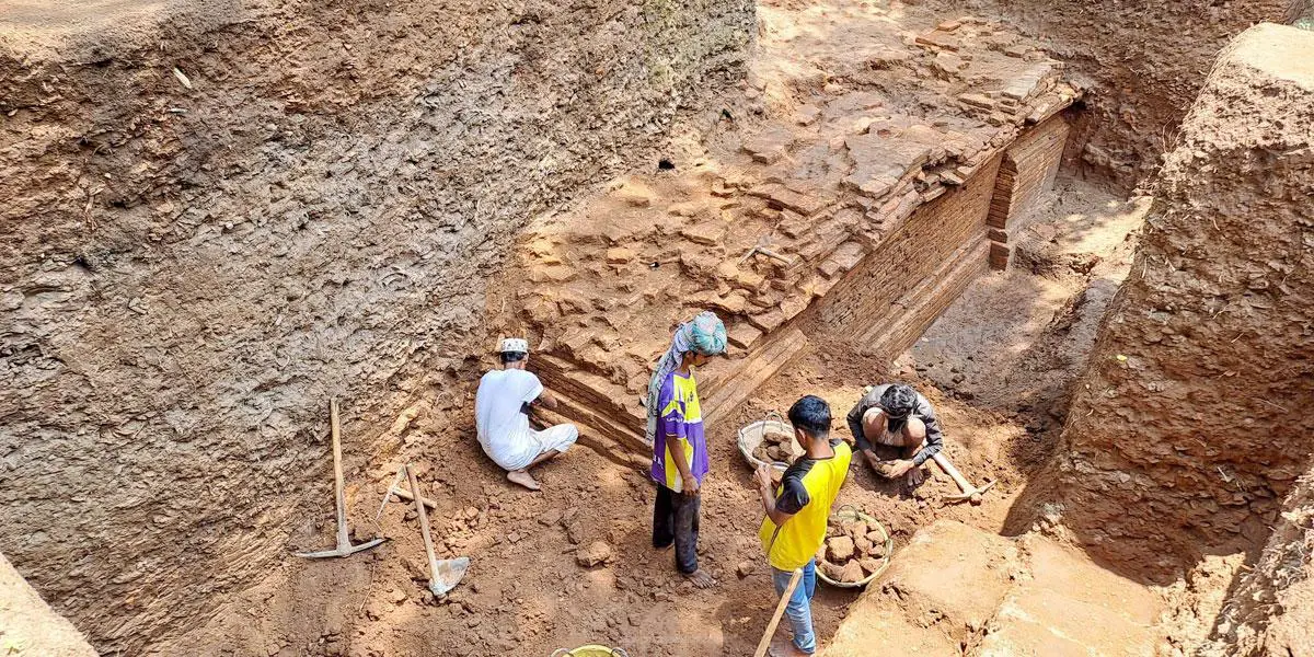 লালমাইয়ে মিলেছে প্রাচীন স্থাপনা