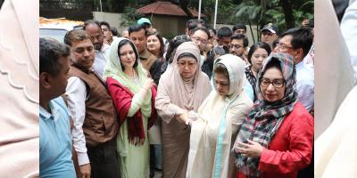 ফিরোজায় খালেদা জিয়া, নেতা-কর্মীদের অভ্যর্থনা