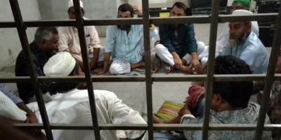 চৌহালীতে এসএসসি পরীক্ষায় উত্তর বলে দেওয়ায় ১০ শিক্ষক আটক