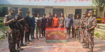ভারত থেকে ফেরার পথে হরিপুর সীমান্তে ১০ বাংলাদেশি আটক