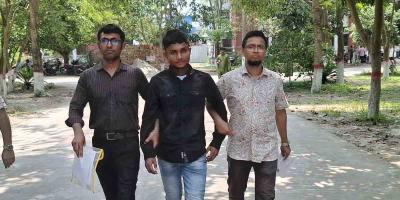 গুচ্ছ ভর্তি পরীক্ষায় প্রক্সি দিতে এসে আটক নবম শ্রেণির শিক্ষার্থী