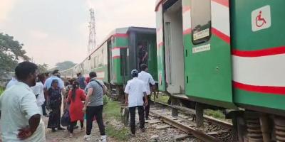 ব্রাহ্মণবাড়িয়ায় কক্সবাজার এক্সপ্রেসের বগি লাইনচ্যুত