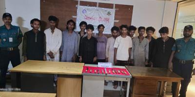 পাঁচলাইশে কিশোর গ্যাংয়ের ১২ সদস্য গ্রেপ্তার