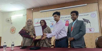 বেগম বদরুন্নেসা সরকারি মহিলা কলেজে উচ্চশিক্ষায় গবেষণার গুরুত্ব নিয়ে সেমিনার