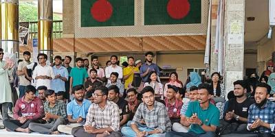 ববির ভিসি অপসারণের দাবিতে প্রশাসনিকের পর অ্যাকাডেমিক শাটডাউন ঘোষণা