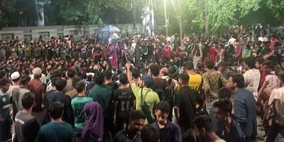 কাকরাইলে অবস্থান নিয়ে জবি শিক্ষার্থীদের বিক্ষোভ, যোগ দিলেন শিক্ষকরাও