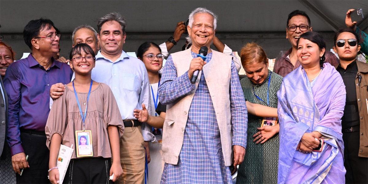 ‘হেত্তে অ্যারার দাদা অলত্তে মডর গাড়ি আইশ্যি’
