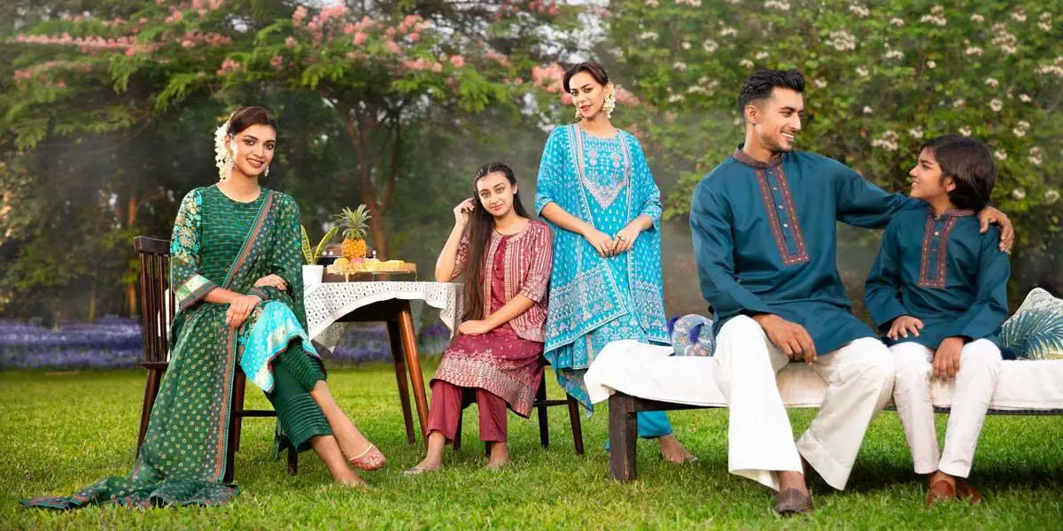 ‘রুটস অফ এ্যালিগ্যান্স’ থিমে সারা’র বাহারি ঈদ পোশাক