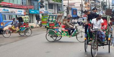 মৌলভীবাজারে বেপরোয়া ব্যাটারিচালিত রিকশা