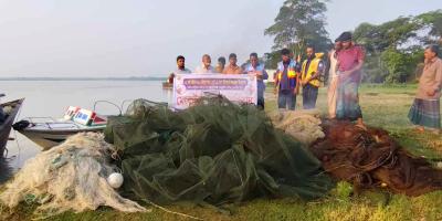 বাউফলে বিপুল পরিমাণ নিষিদ্ধ জাল ধ্বংস