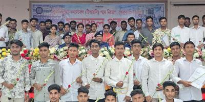 টাঙ্গাইলে ১২০ টাকায় পুলিশে চাকরি, দপ্তরির মেয়ে দেখছেন দেশ গড়ার স্বপ্ন