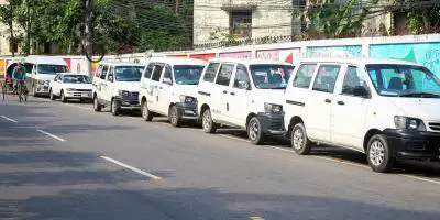 সিলেটে অবাধে চলছে লাইসেন্সবিহীন ‘সার্ভিস গাড়ি’