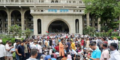 ইশরাককে মেয়র পদে বসাতে নগর ভবন অবরুদ্ধ